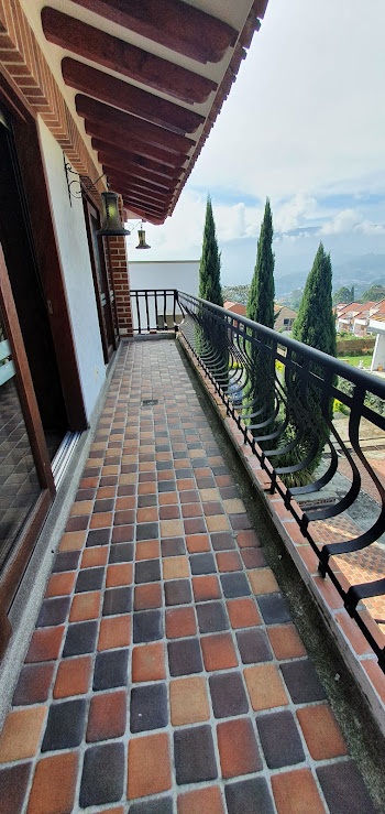 Casa para la venta en La Estrella Cerca del Parque - Antioquia