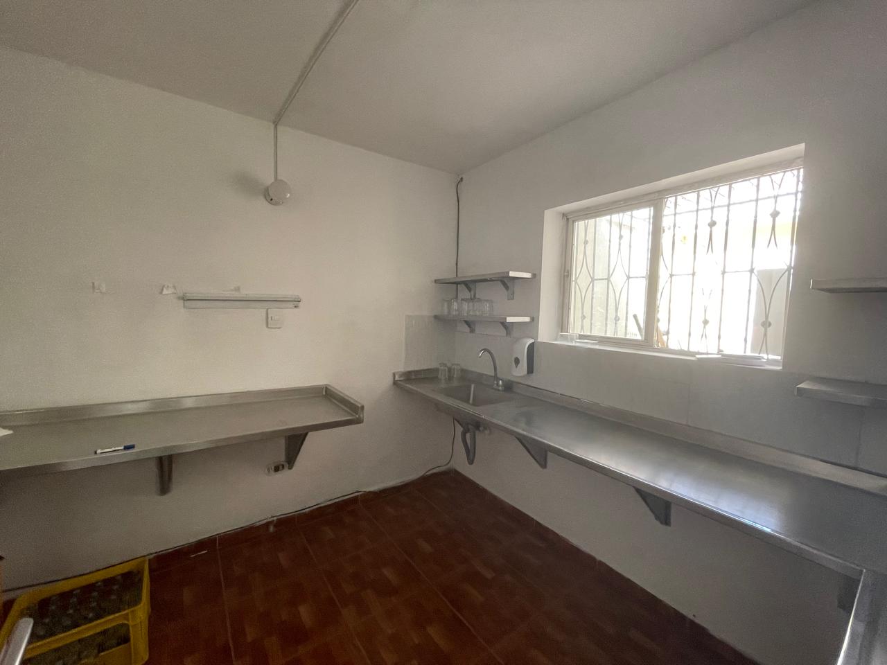 Se arrienda casa local en bello la cumbre