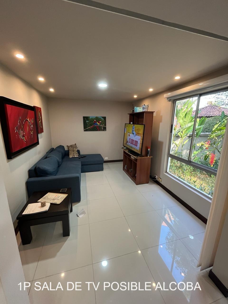 Casa en arriendo en Envigado Alcala