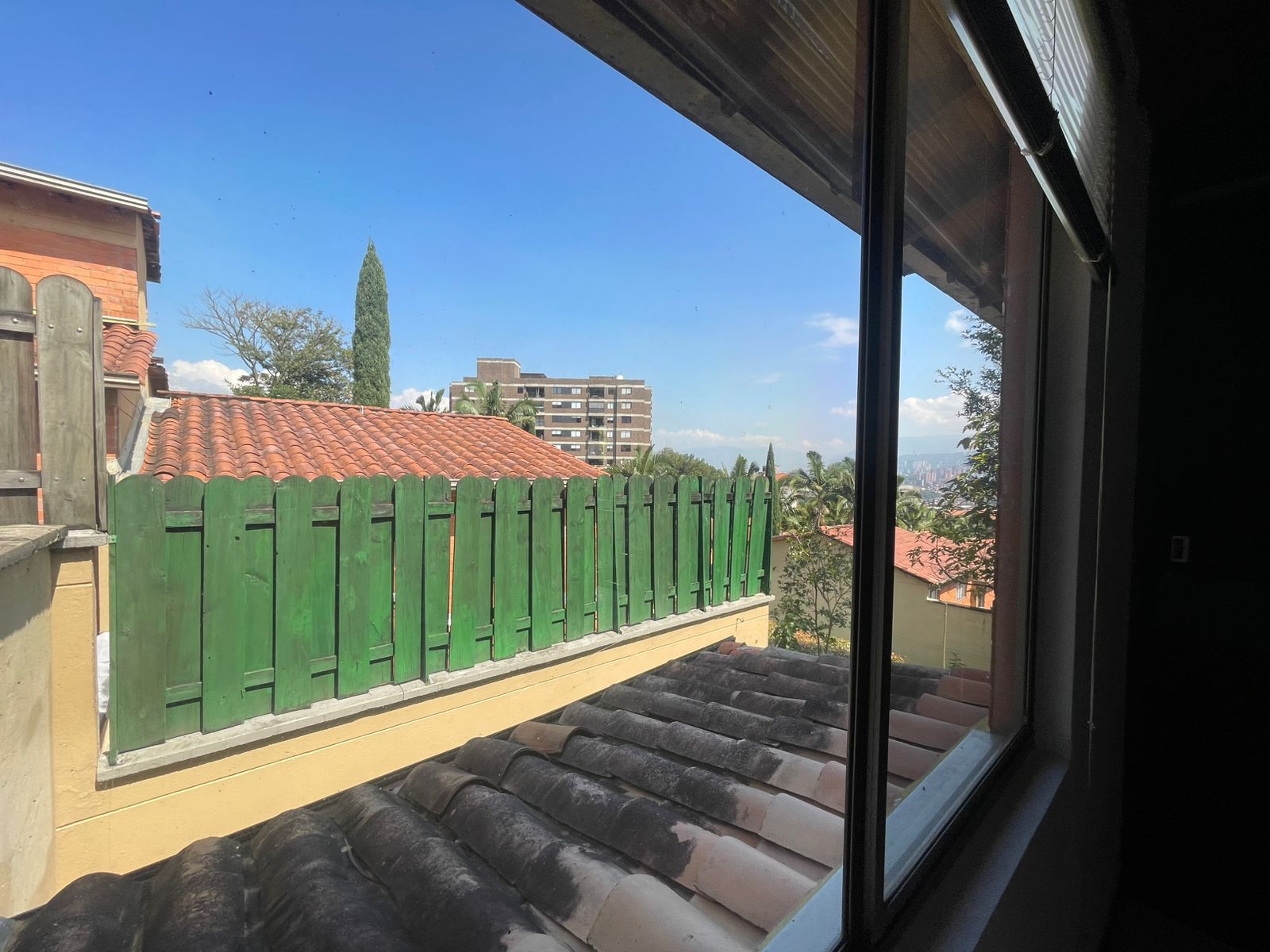 Casa en arriendo en Envigado Las Antillas