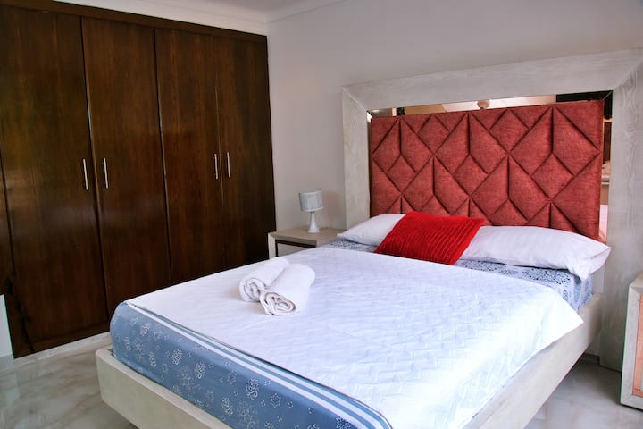 Apartamento para la venta en Medellin Poblado Los Parra