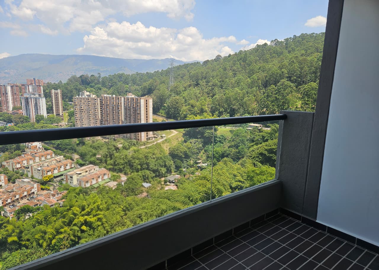Apartamento para arriendo en Las Palmas Medellín