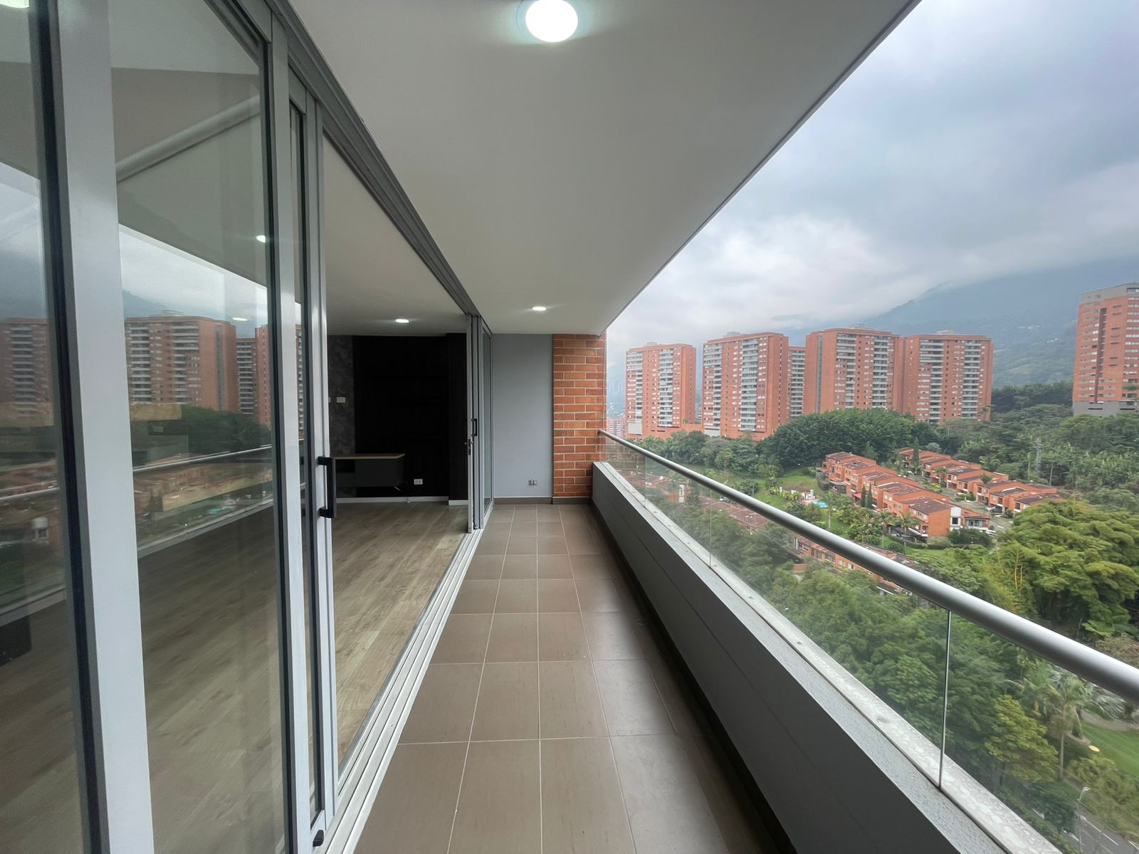 Apartamento para arriendo en Envigado Loma las brujas