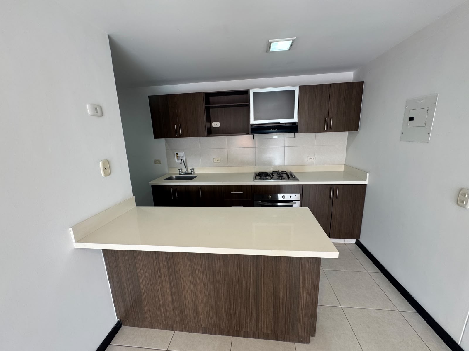 Apartamento para arriendo loma de san José parte baja