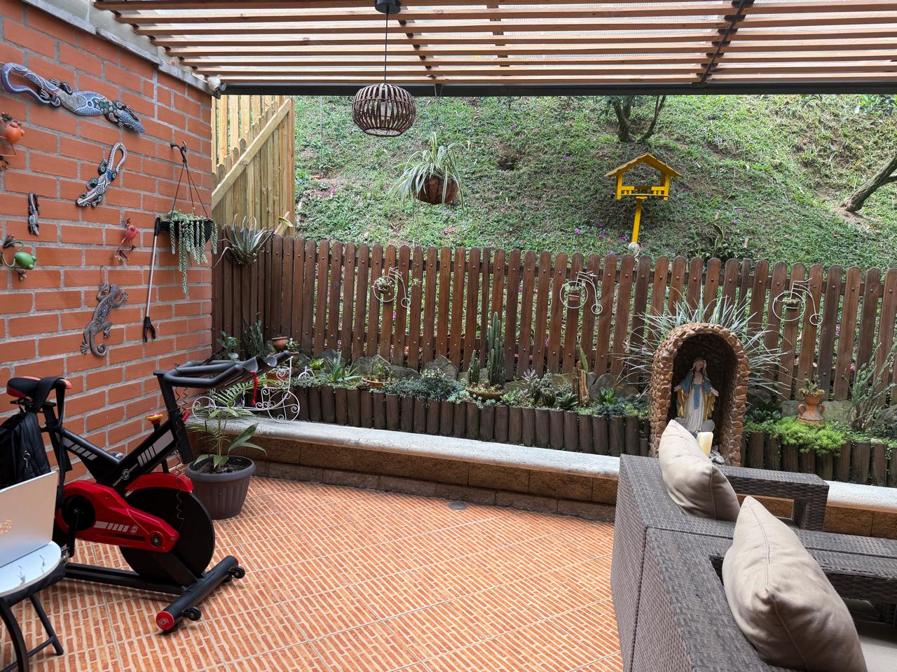 Casa para la venta en Envigado   sector Cumbres