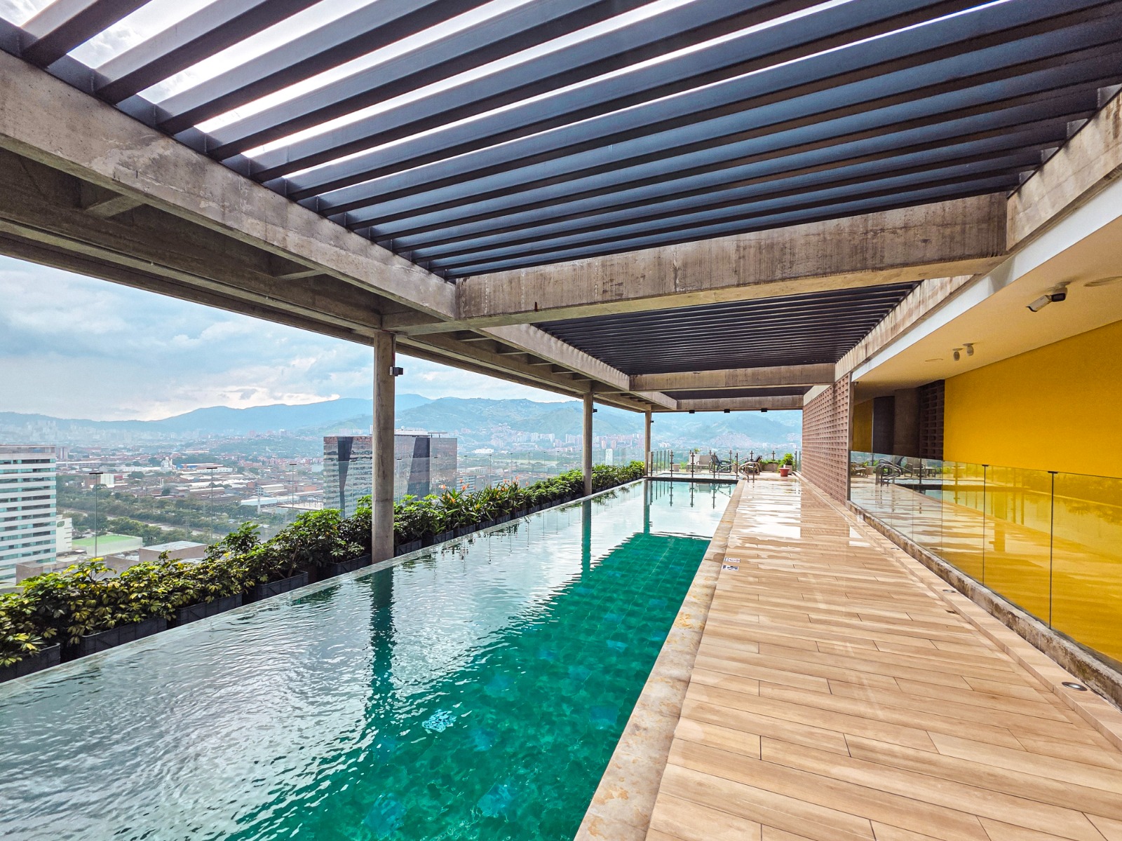 Apartaestudio amoblado para arriendo en Ciudad del Río El Poblado