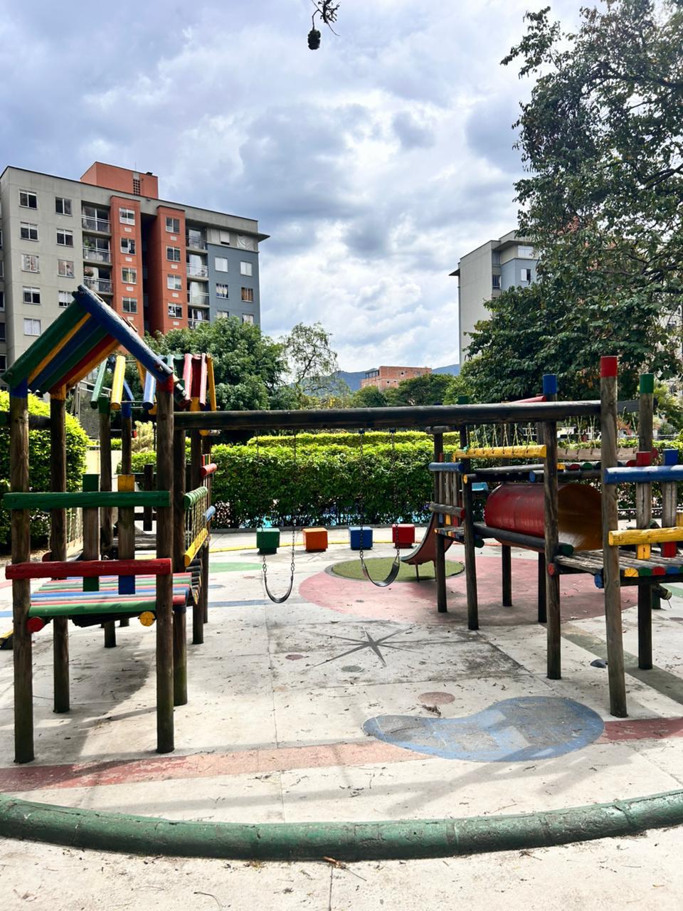 Apartamento en venta en San German - Robledo