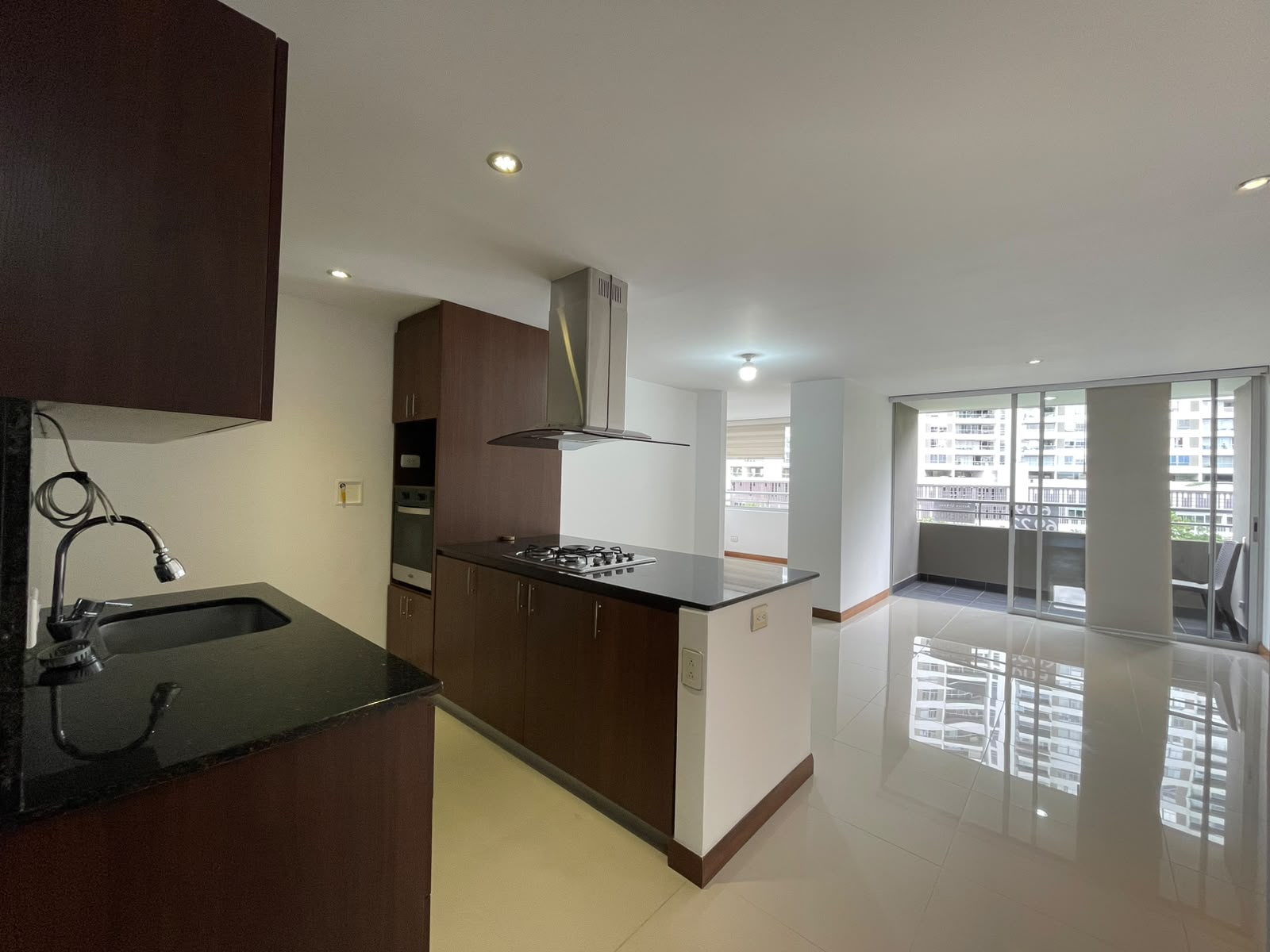 Apartamento en arriendo en Loma del Indio El Poblado Medellín