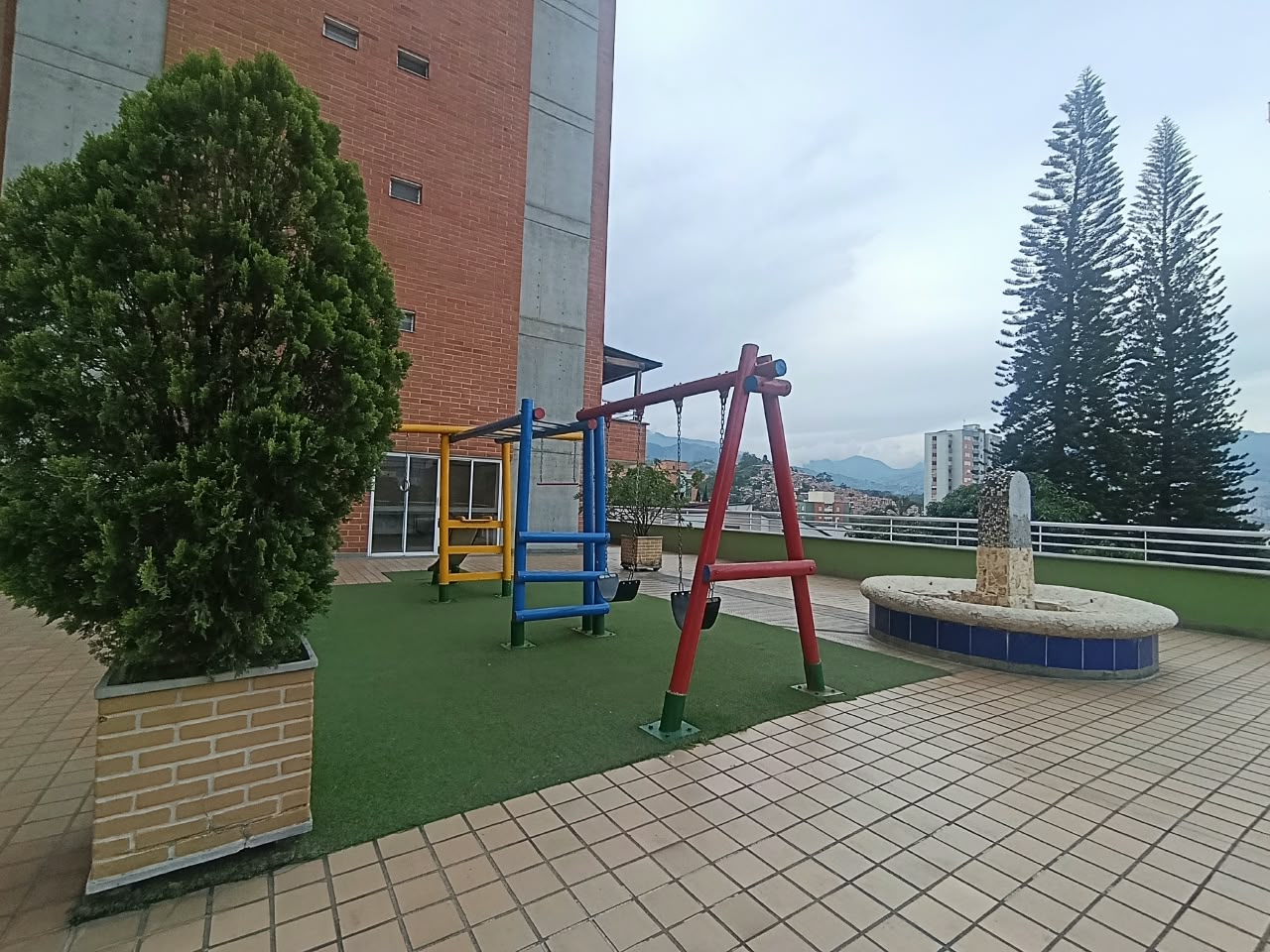 Apartamento en arriendo en Loma de los Bernal Medellín