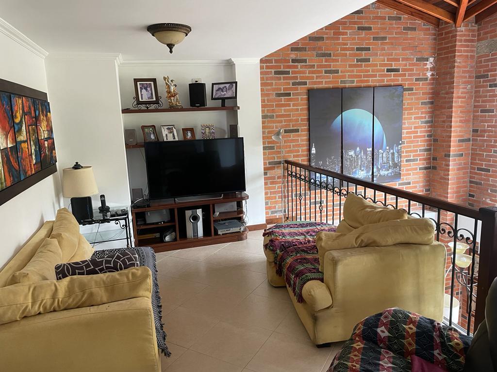 VENDO CASA EN SABANETA ANTIOQUIA