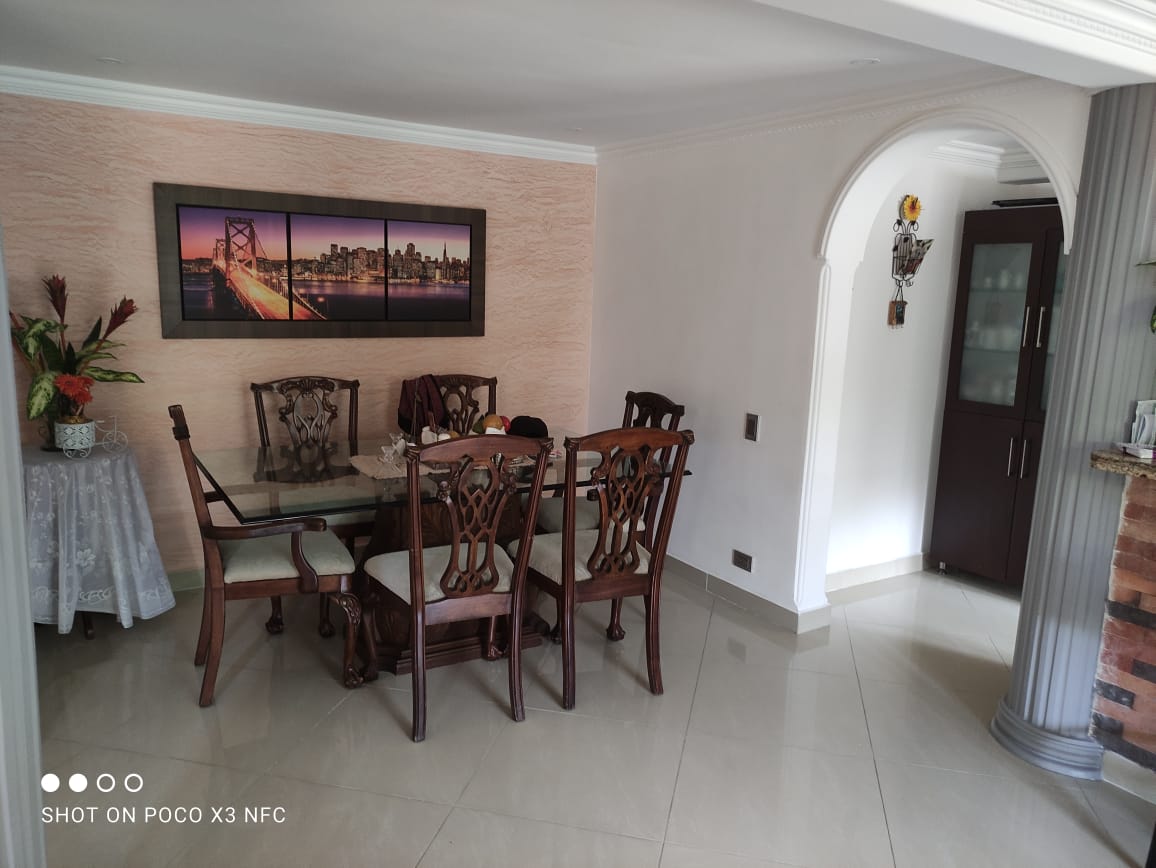 Casa para la venta en Envigado Las Antillas