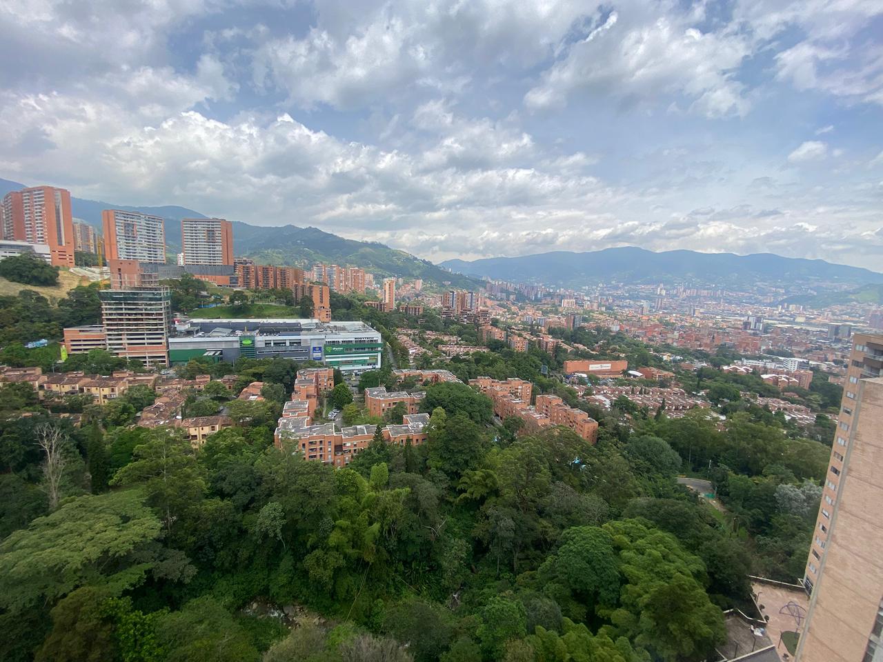Apartamento en venta en Envigado Loma del Chocho