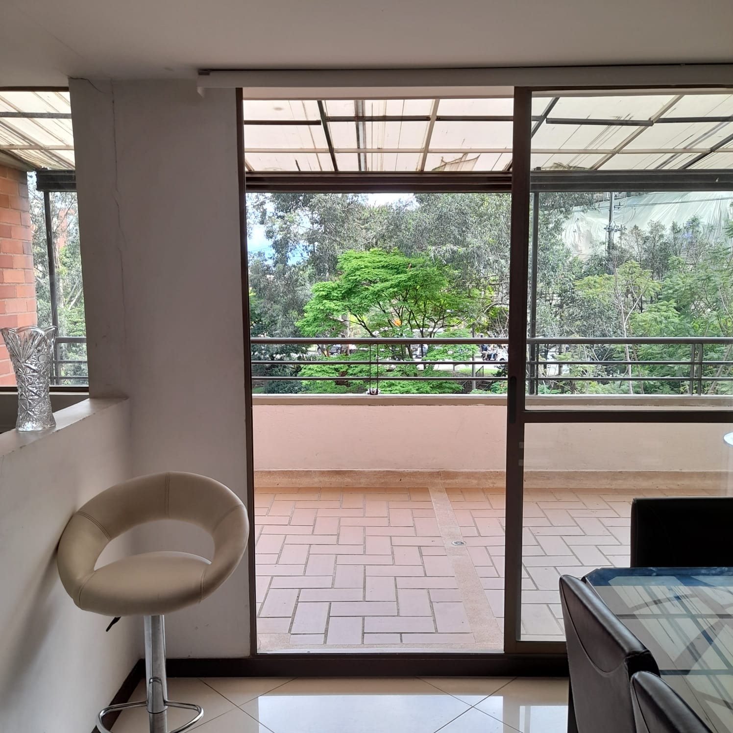 Apartaestudio amoblado para arriendo vía Las Palmas