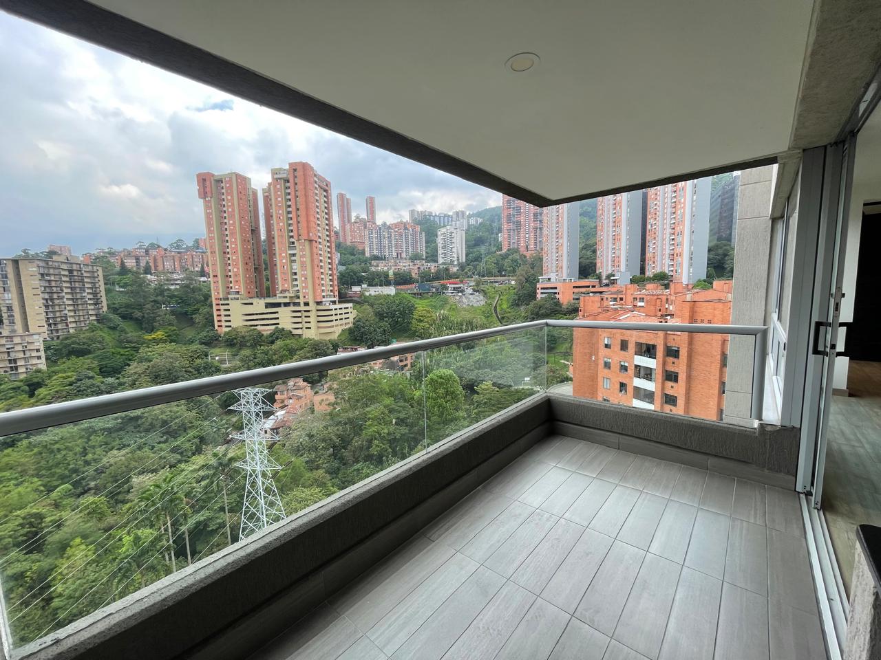 Apartamento en venta el Poblado Loma de San Julian