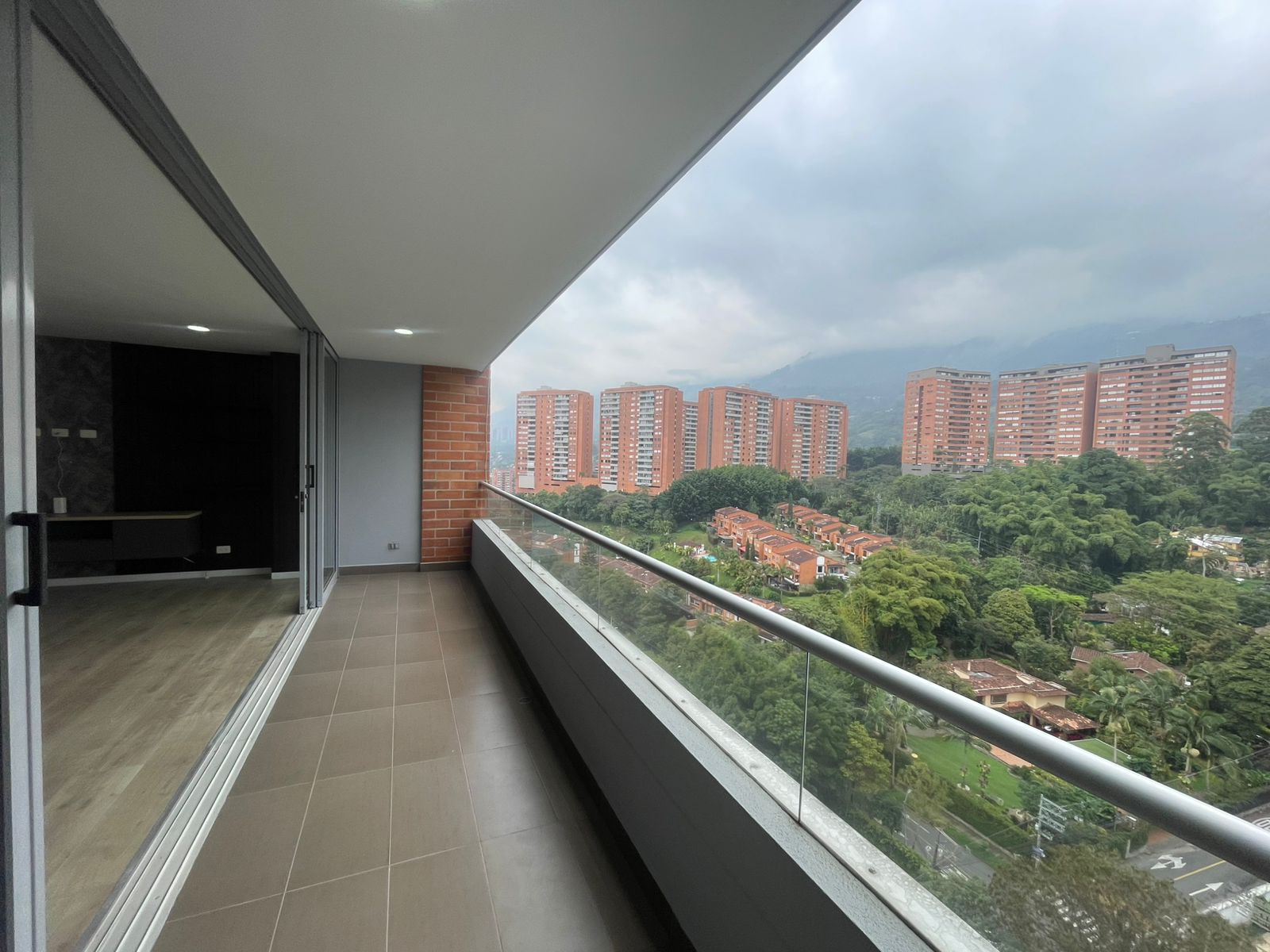 Apartamento para arriendo en Envigado Loma las brujas