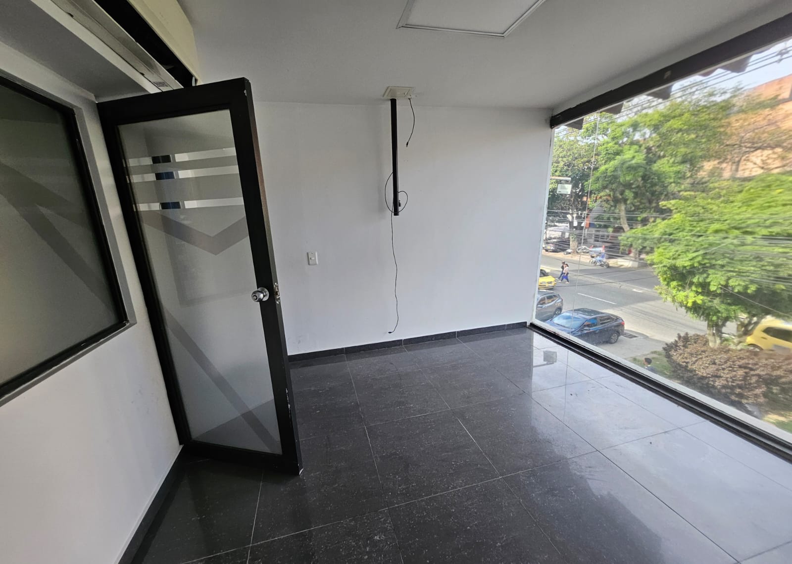 Casa comercial para arriendo en La 80 Floresta