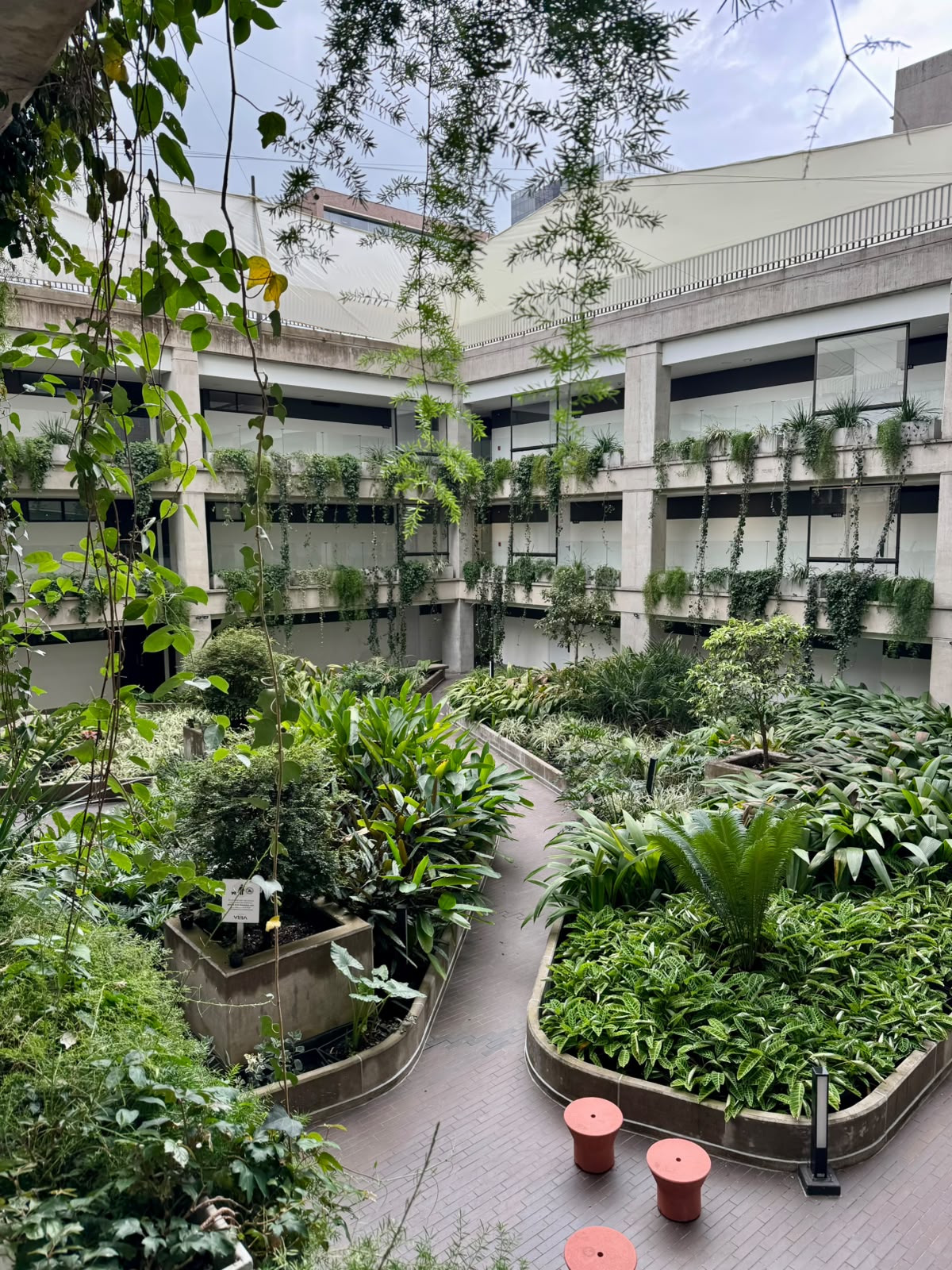 Apartaestudio amoblado para arriendo en Ciudad del Río El Poblado