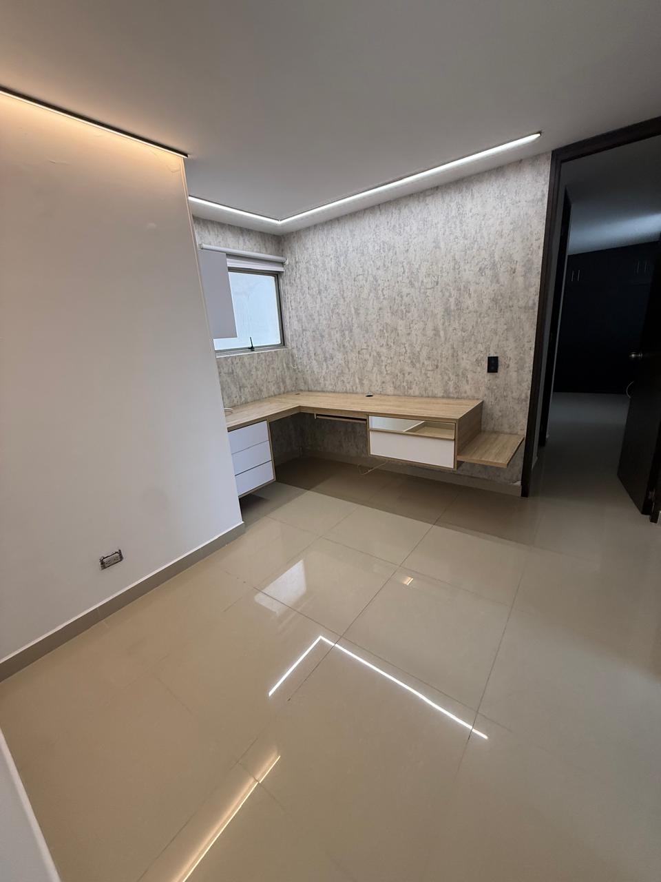 Venta de apartamento en Loma de Los Bernal  Medellin