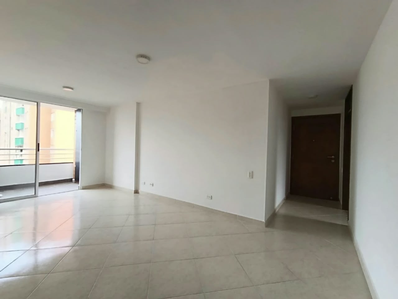 Apartamento en arriendo en Loma de los Bernal Medellín