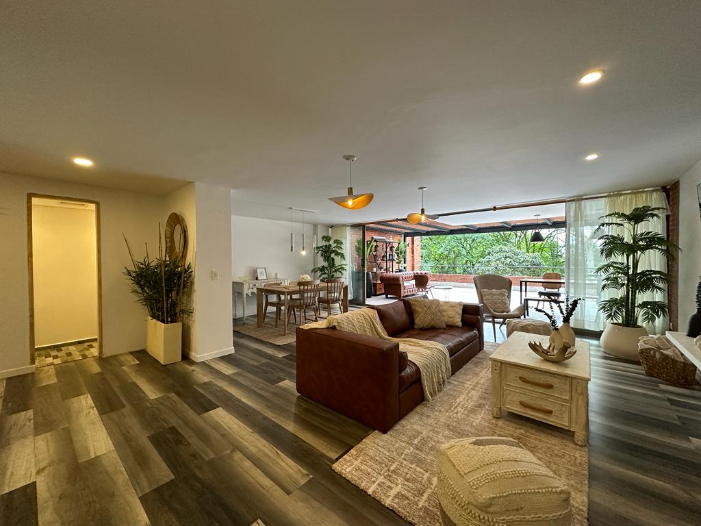 Apartamento en arriendo amoblado en Poblado Los Balsos Medellín