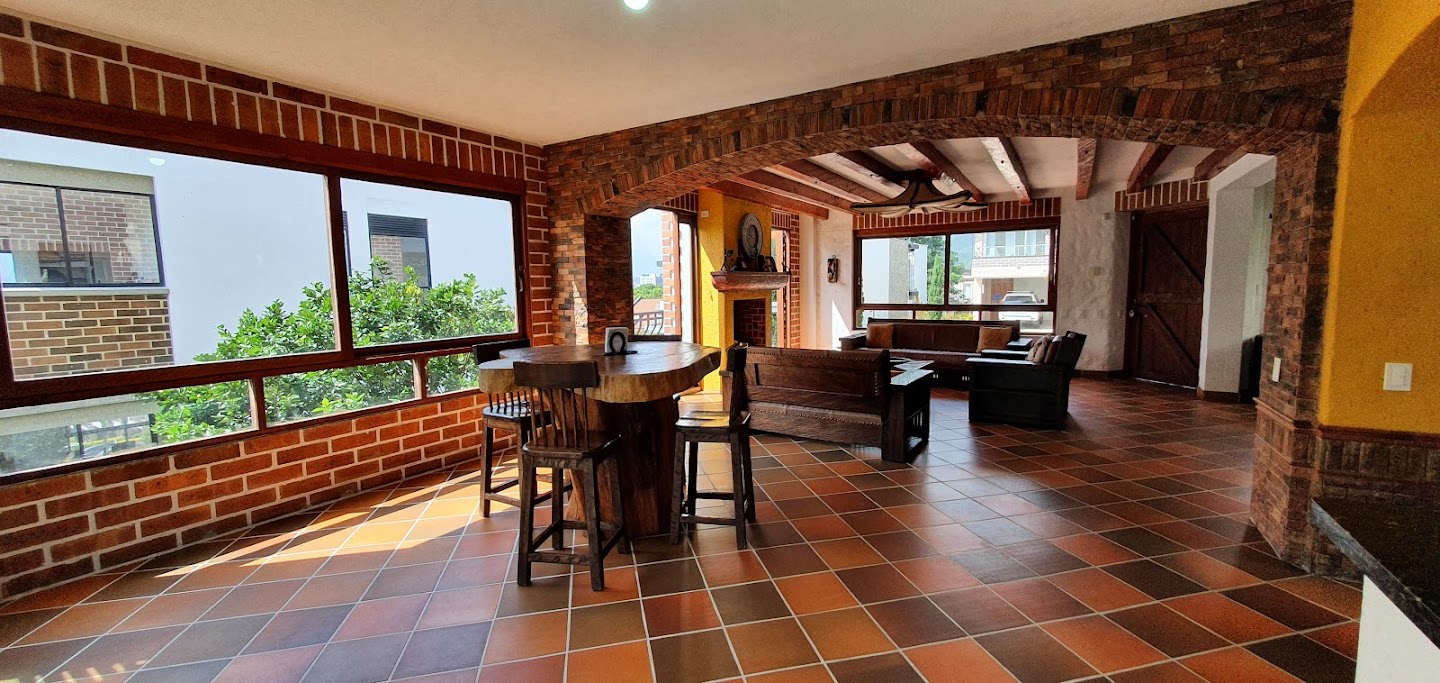 Casa para la venta en La Estrella Cerca del Parque - Antioquia