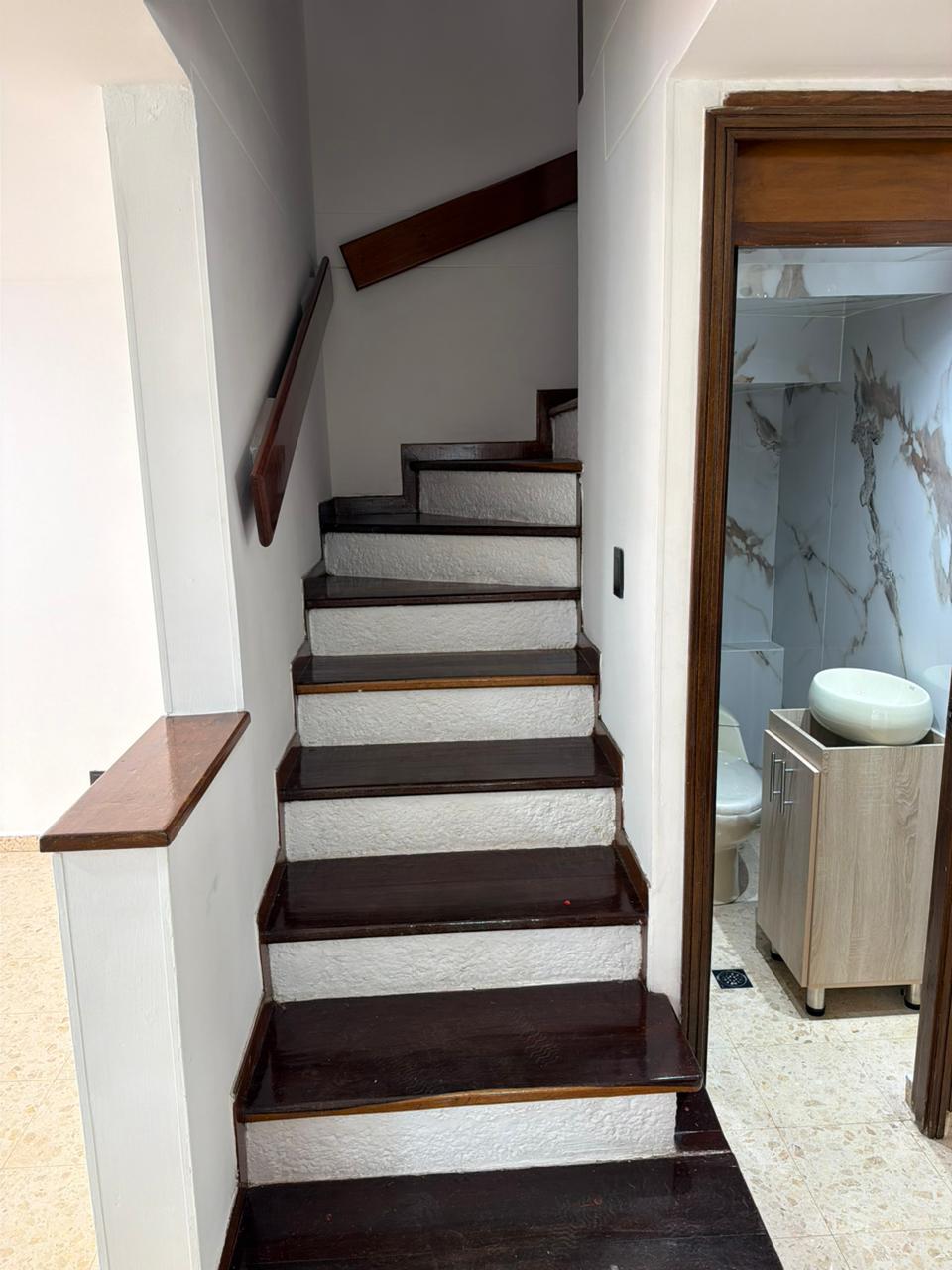 Casa para Arriendo  en Loma de los Bernal Medellín