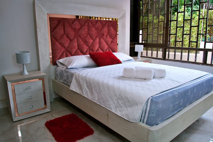 Apartamento para la venta en Medellin Poblado Los Parra