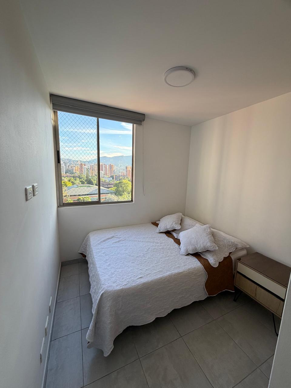 Apartamento amoblado en arriendo en El Poblado sector Los Balsos