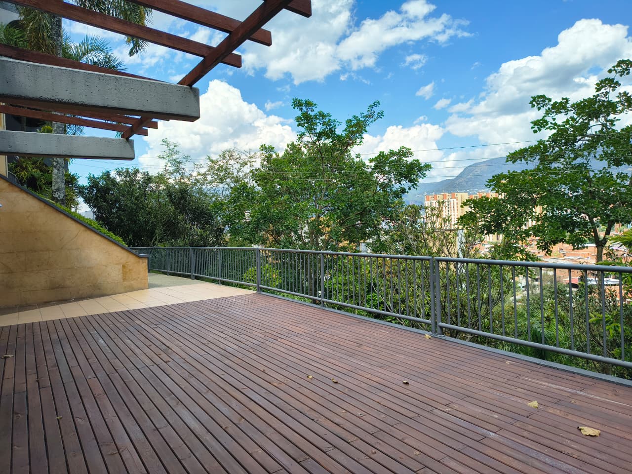 Apartamento para la venta en Loma de los Bernal Medellin