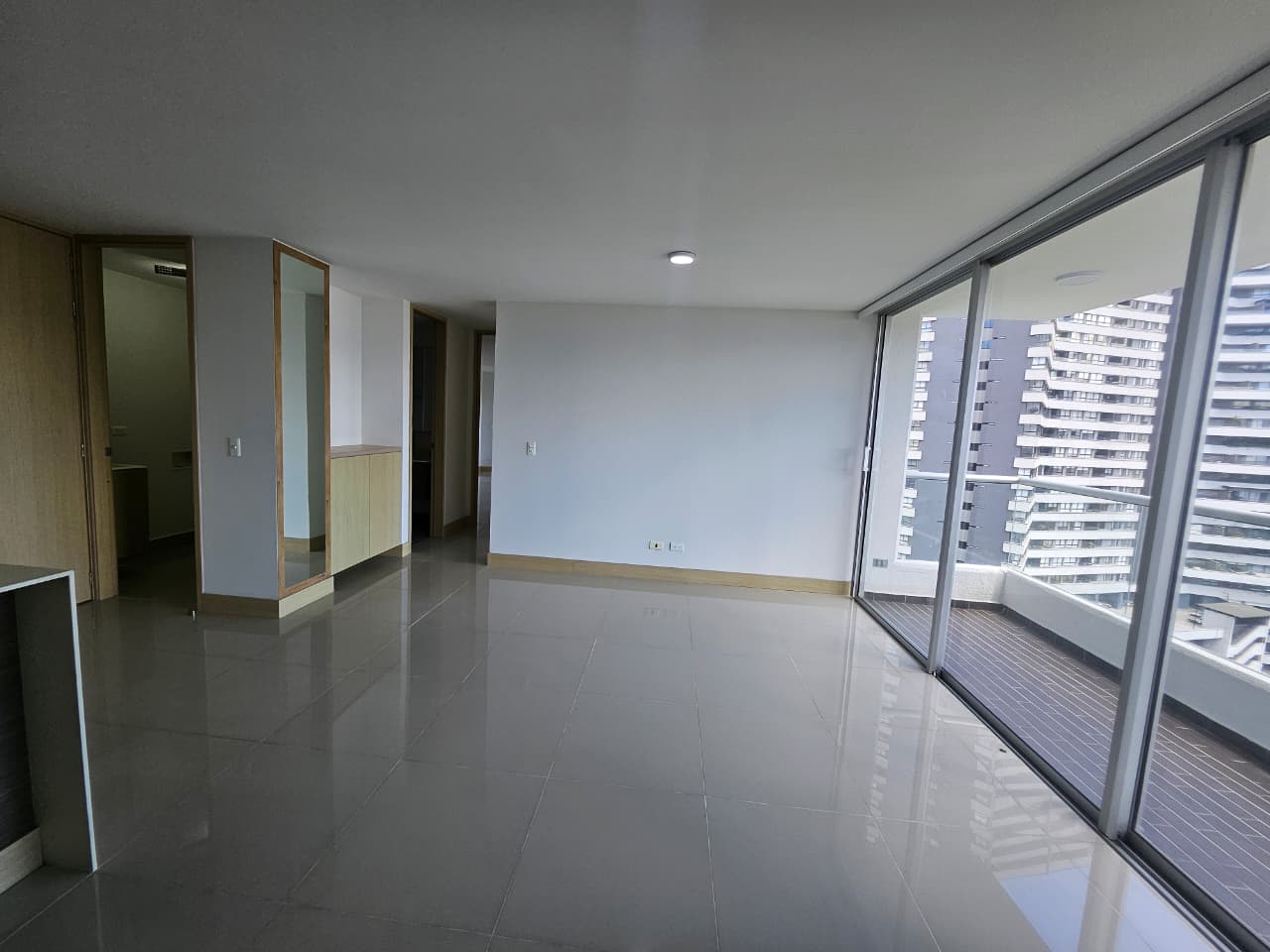 Apartamento para arriendo en El Poblado Loma del Indio