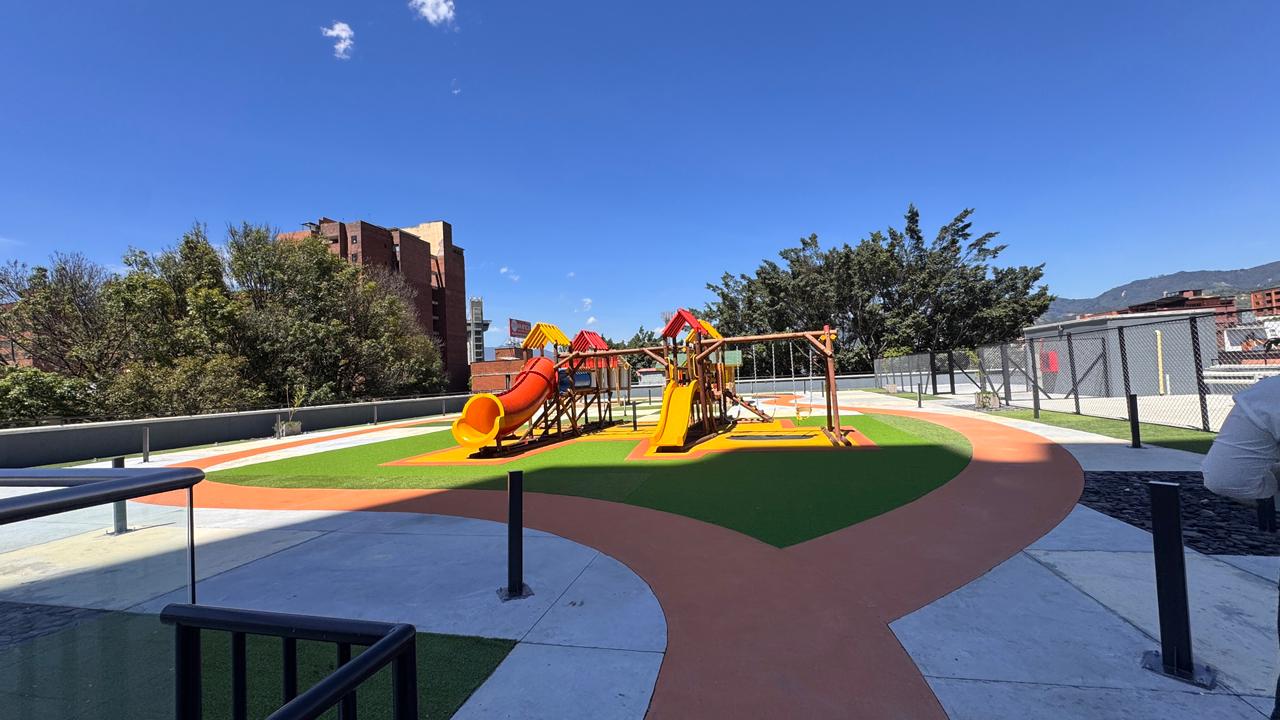 Apartamento en venta en Los Colores   Medellín