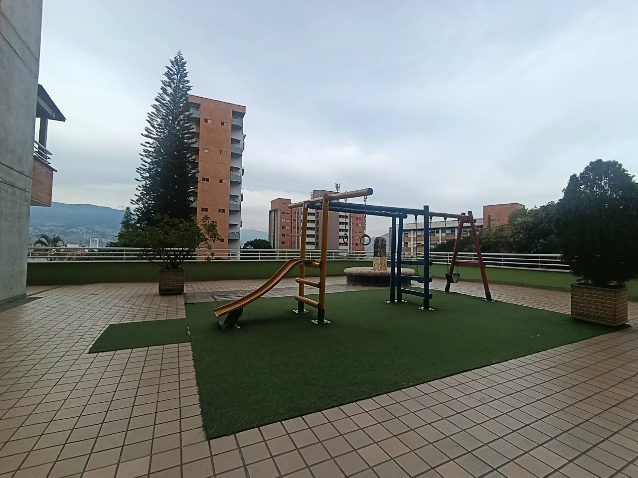 Apartamento en arriendo en Loma de los Bernal Medellín
