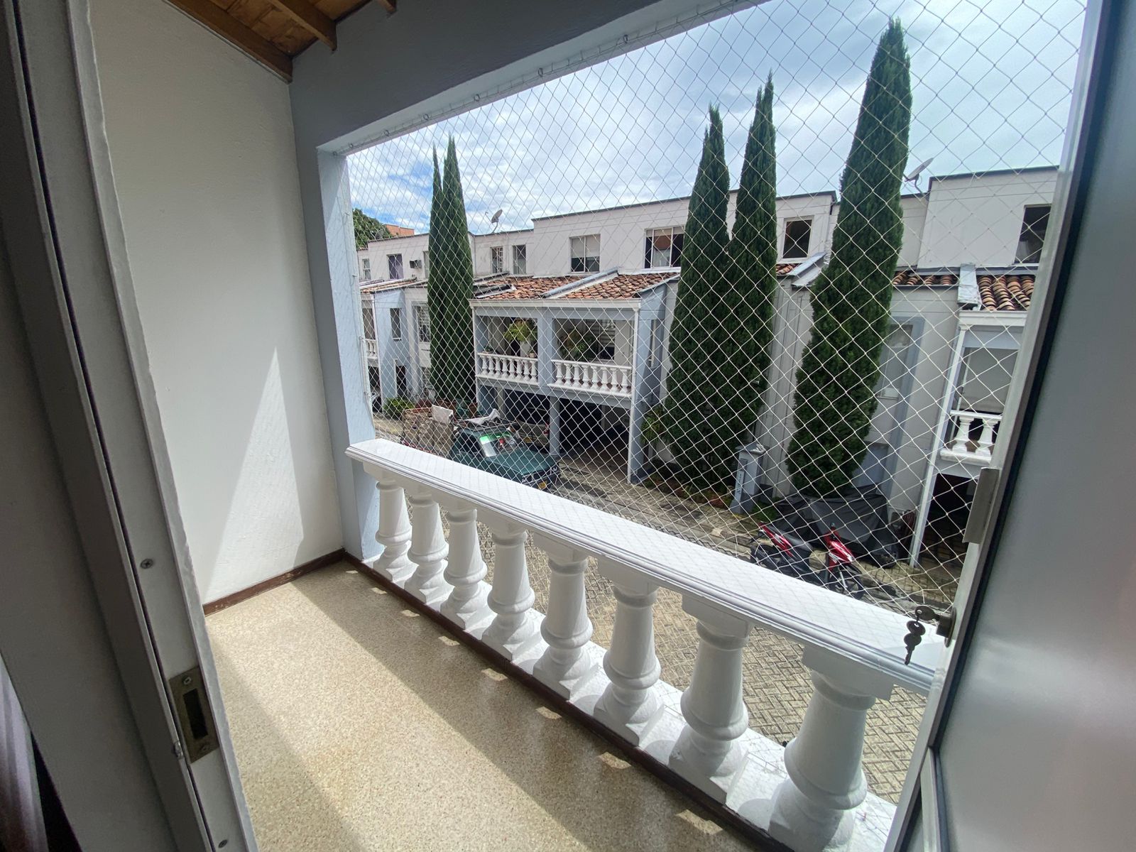 Casa para la Venta en Loma de los Bernal Medellin