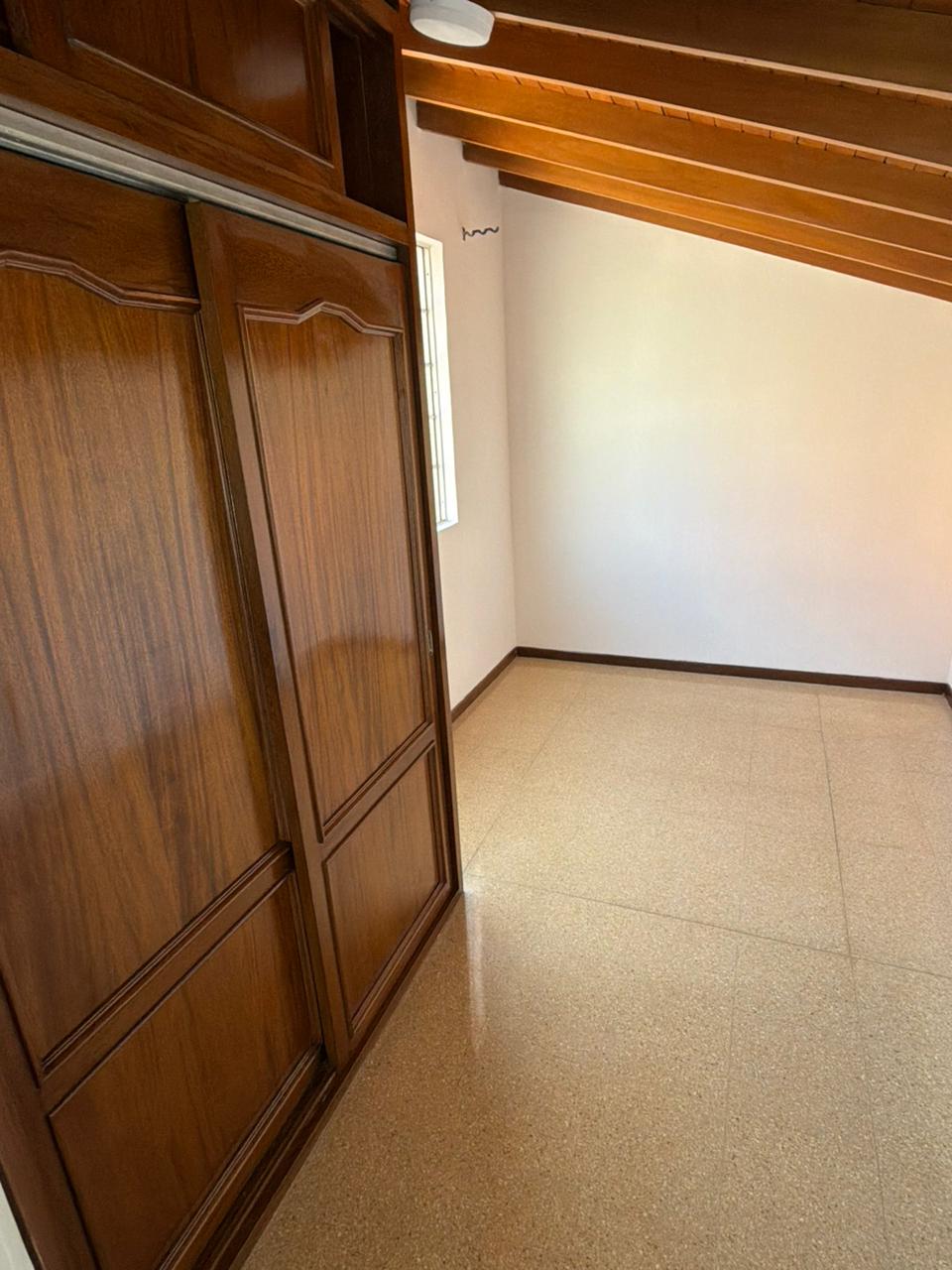 Casa para Arriendo  en Loma de los Bernal Medellín