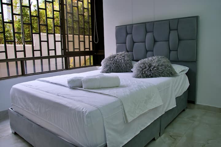 Apartamento para la venta en Medellin Poblado Los Parra