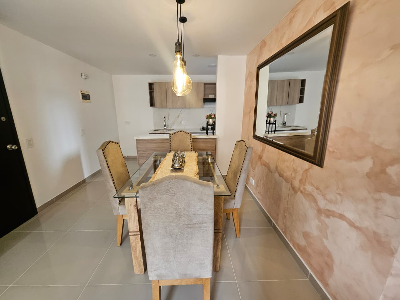 Apartamento amoblado en arriendo en Ciudad del Río El Poblado