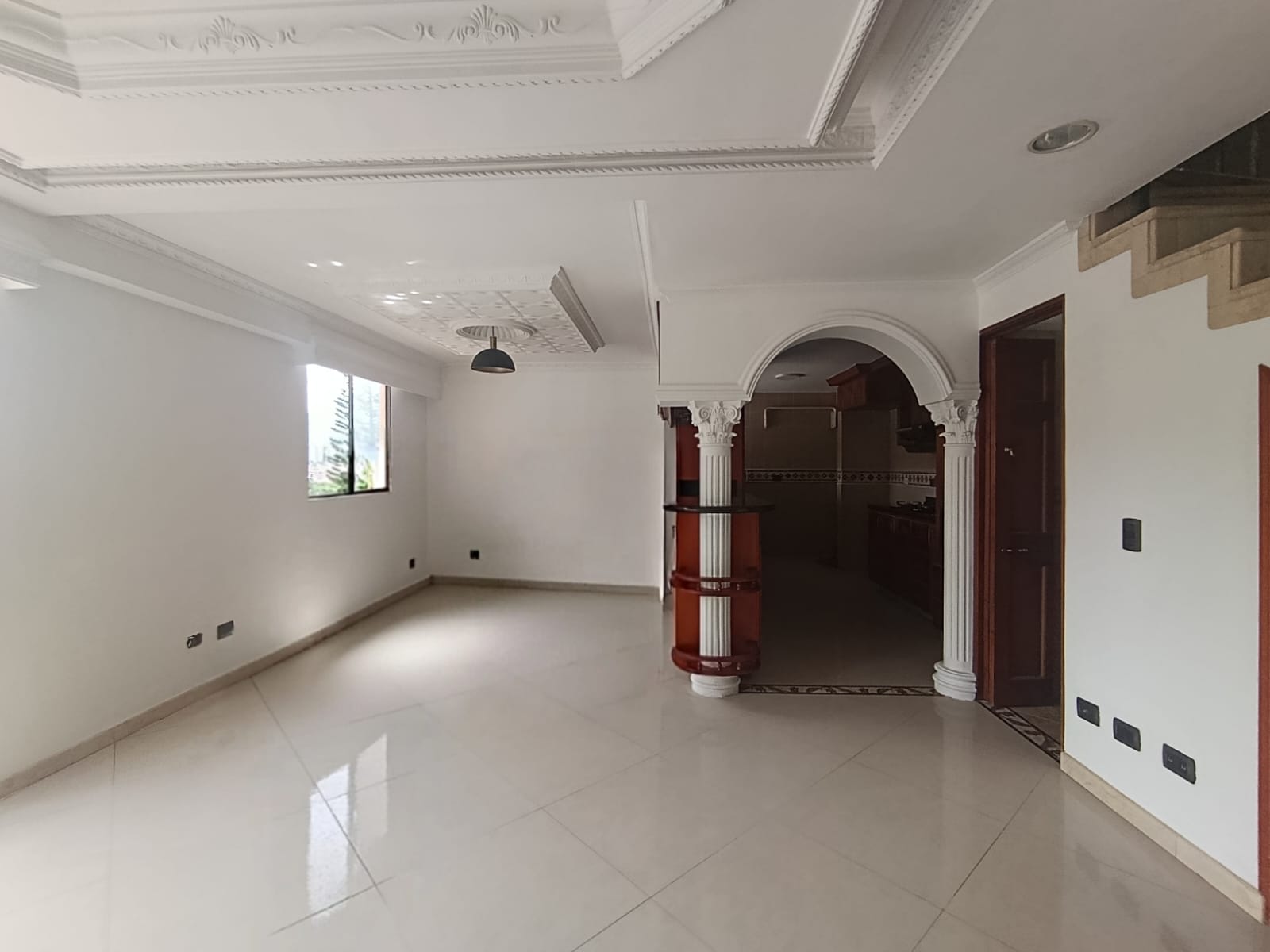Apartamento Dúplex  en Arriendo Loma de los Bernal