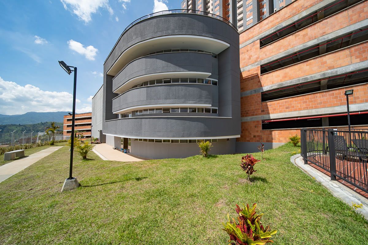 Apartamento en venta en Robledo Pajarito Sector Las Lunas