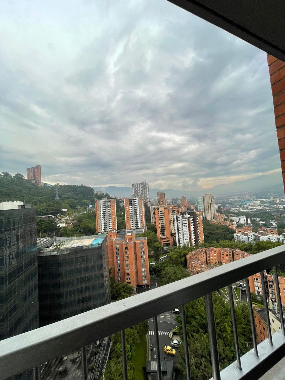 Apartamento amoblado en arriendo Loma de San Julian Poblado