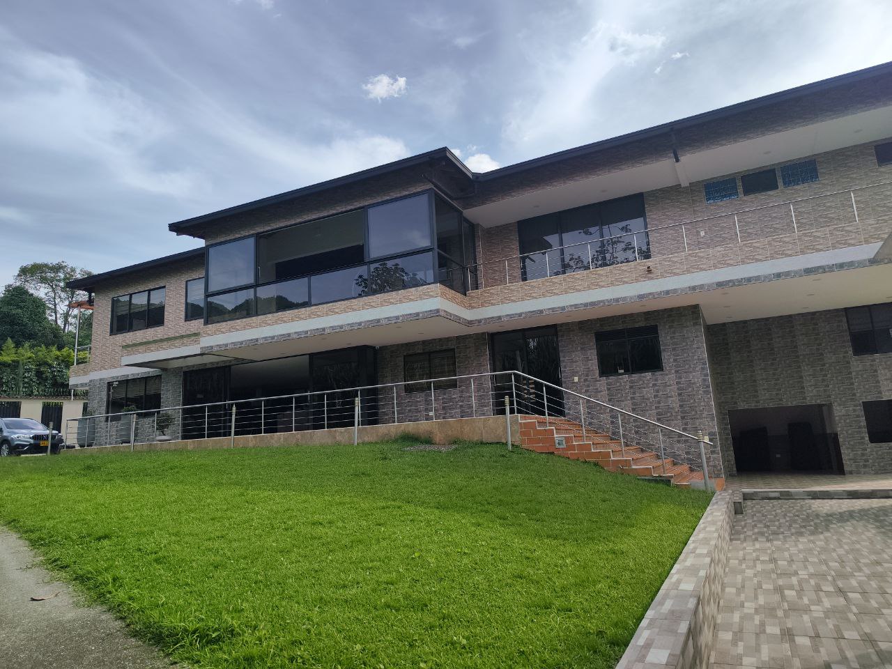 Casa para la venta INDEPENDIENTE en El Escobero parte baja