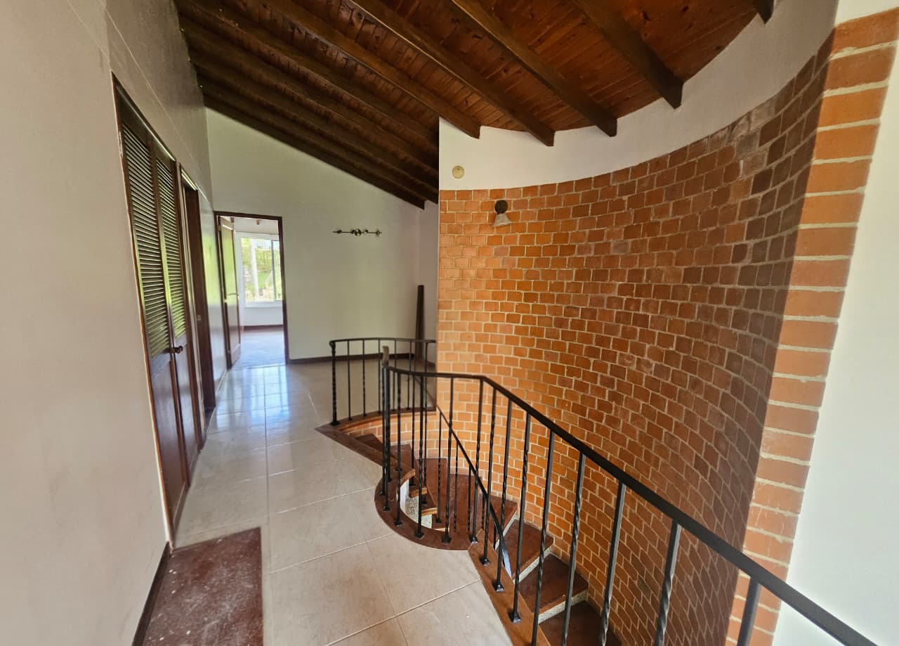 Casa en arriendo en Envigado Loma del Chocho