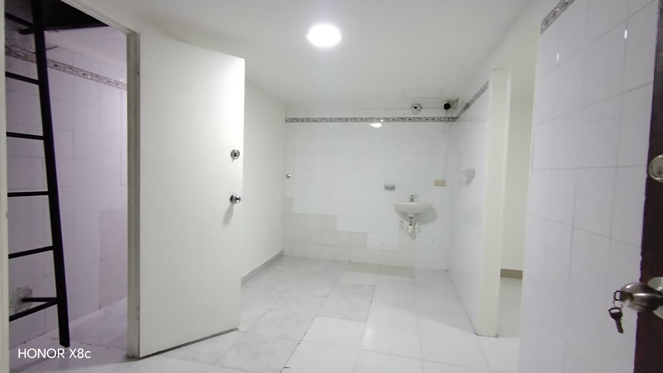Casa comercial para arriendo en La 80 Estadio