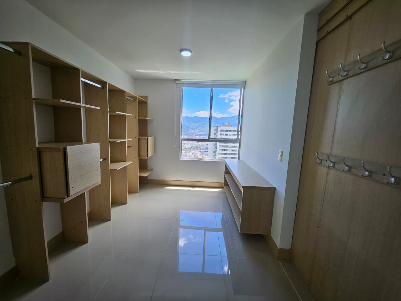 Apartamento para arriendo en El Poblado Loma del Indio
