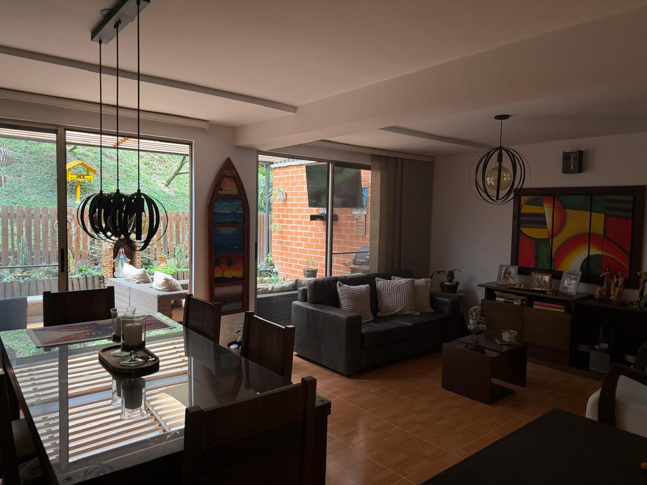 Casa para la venta en Envigado   sector Cumbres