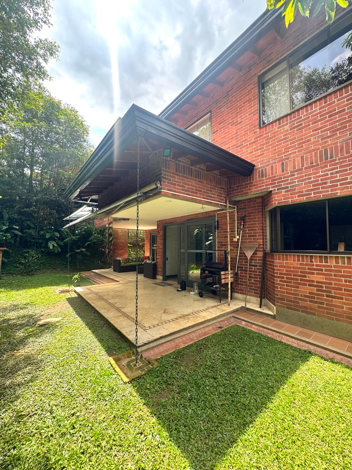 Casa en  venta en altos del   Poblado Medellin