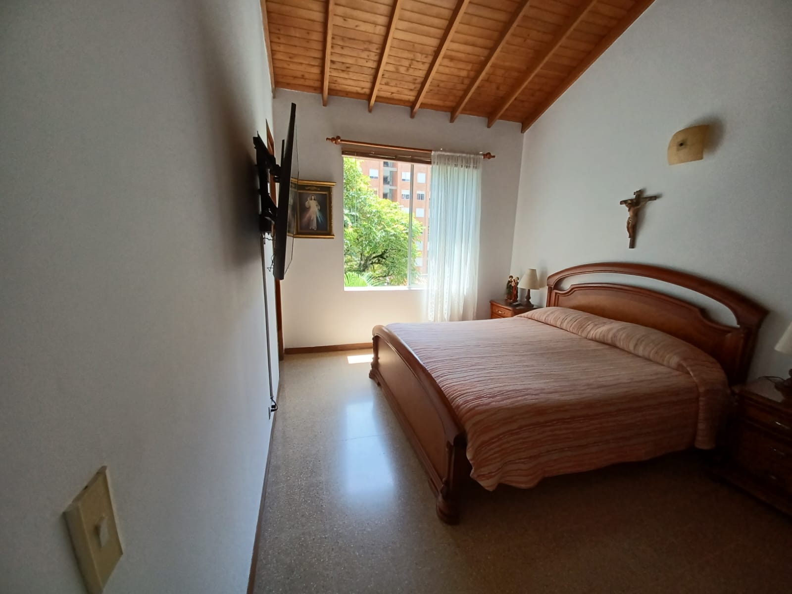 Casa para la venta en Medellin Loma de Los Bernal