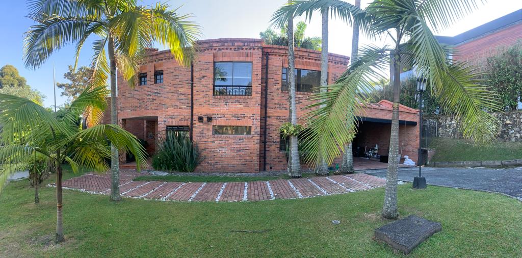 Casa en venta en las Palmas Medellin para rentas cortas