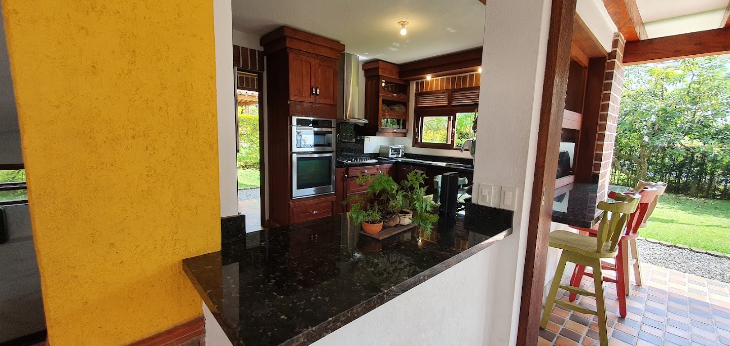 Casa para la venta en La Estrella Cerca del Parque - Antioquia