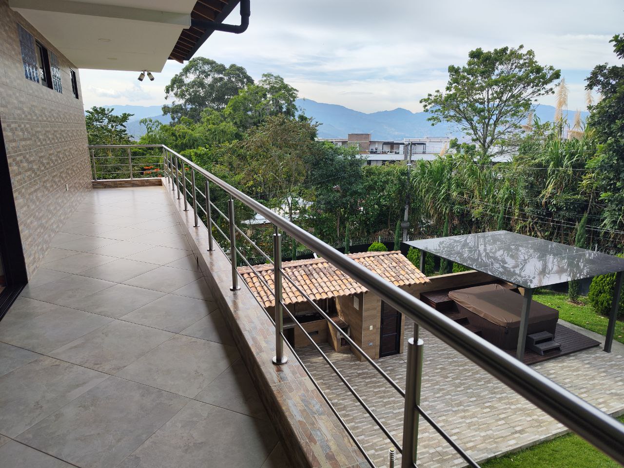 Casa para la venta INDEPENDIENTE en El Escobero parte baja