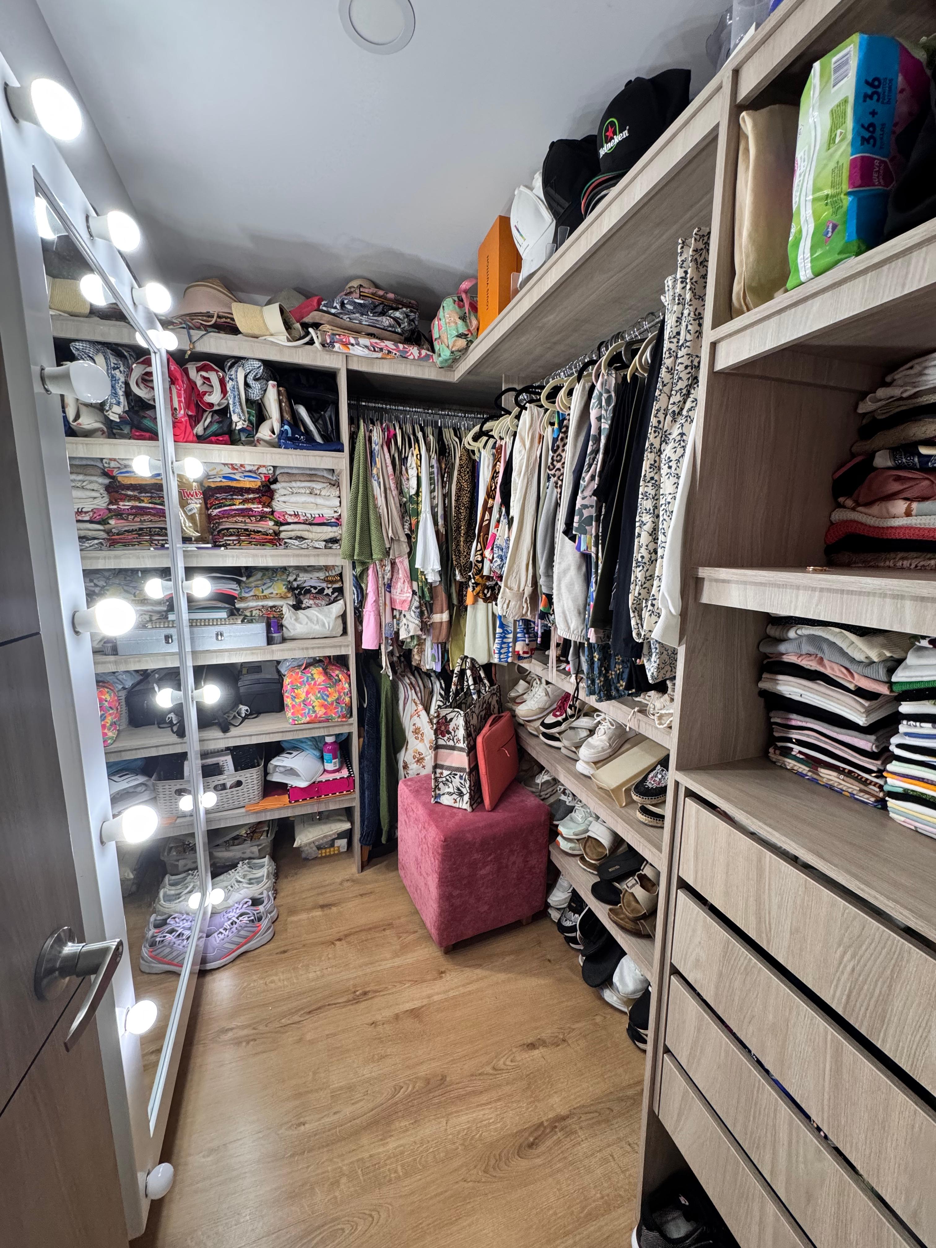 Vendo amplio Apartamento en san Jose, sabaneta